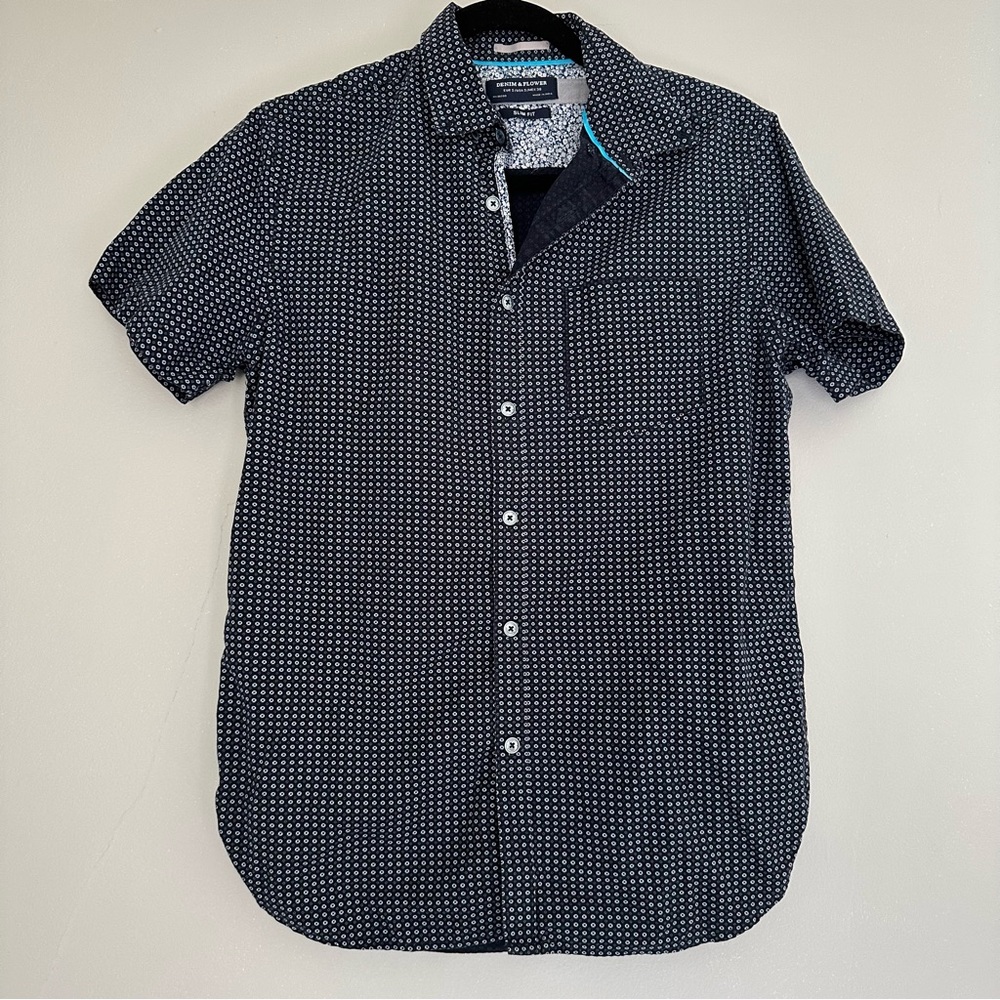 Denim & Flower pattern pocket short sleeve button down shirt slim fit size small